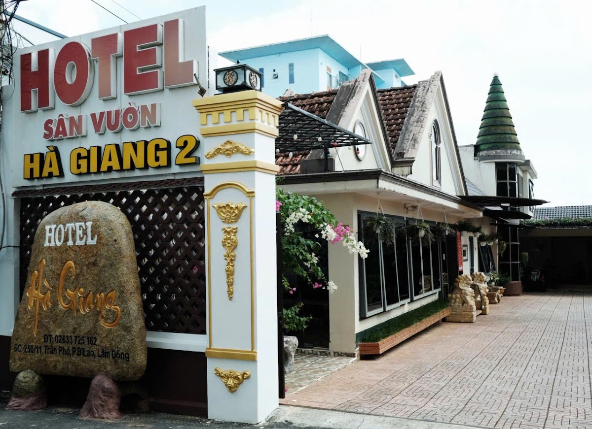 Khách Sạn Hà Giang 2 Sân Vườn