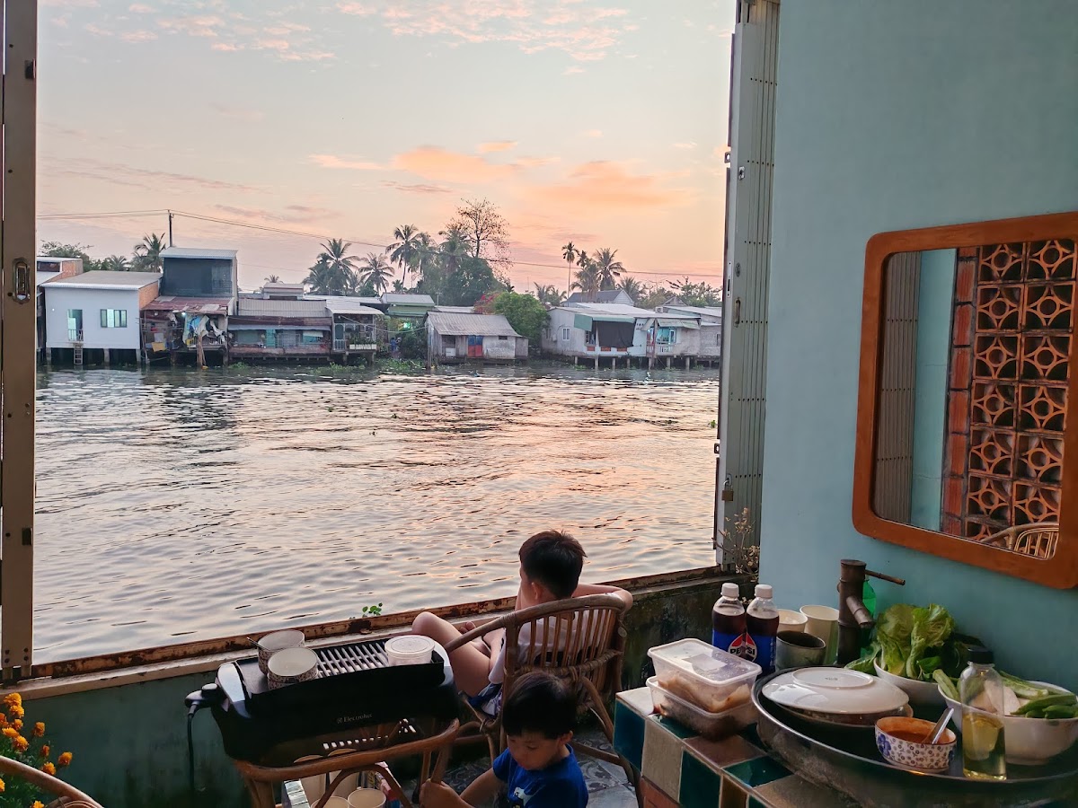 Nam Thi Holiday Home