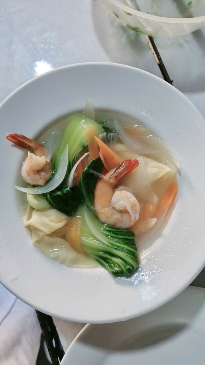 Wonton soup