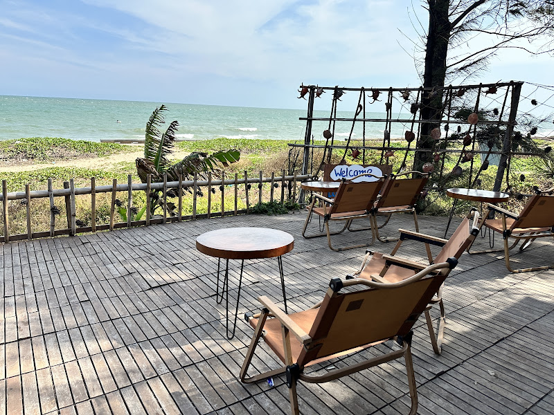 The Sea Coffee (cafe view biển)